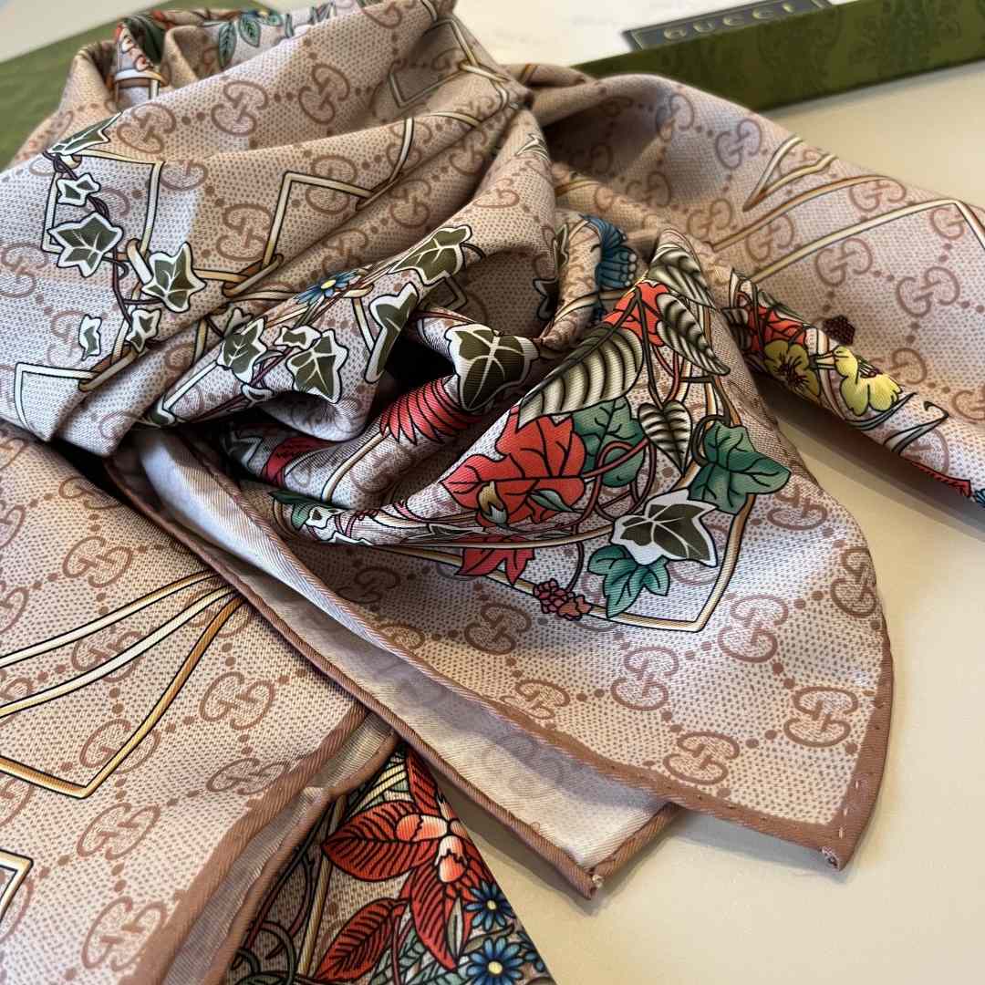 Gucci Printed Silk Carré - PerfectKickZ