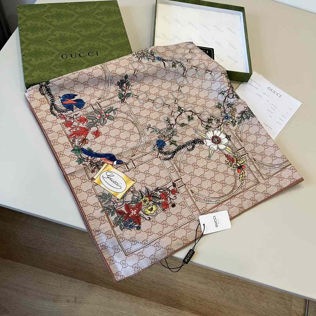 Gucci Printed Silk Carré - PerfectKickZ