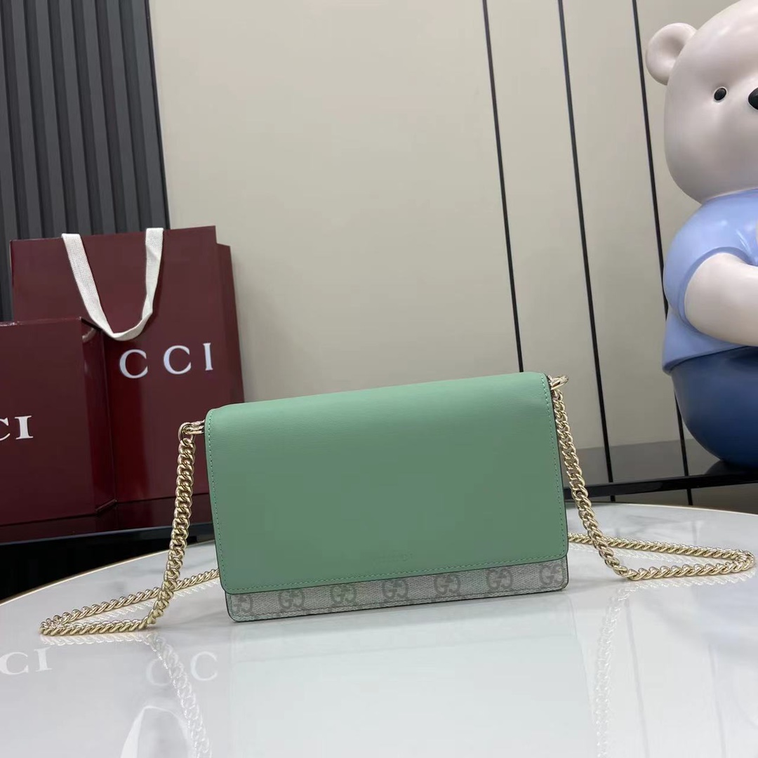 Gucci GG Emblem Wallet On Chain - PerfectKickZ