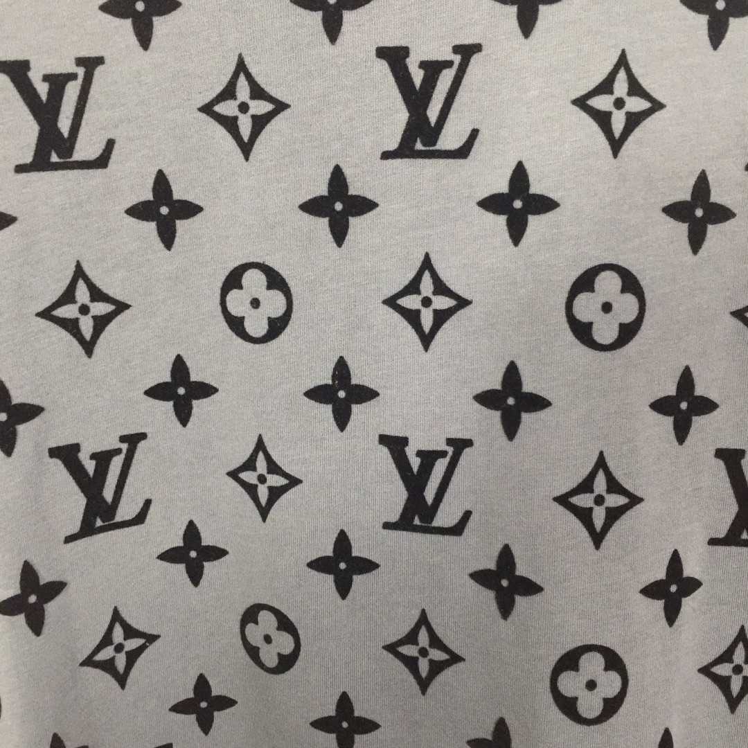 Louis Vuitton Monogram T-shirt - 