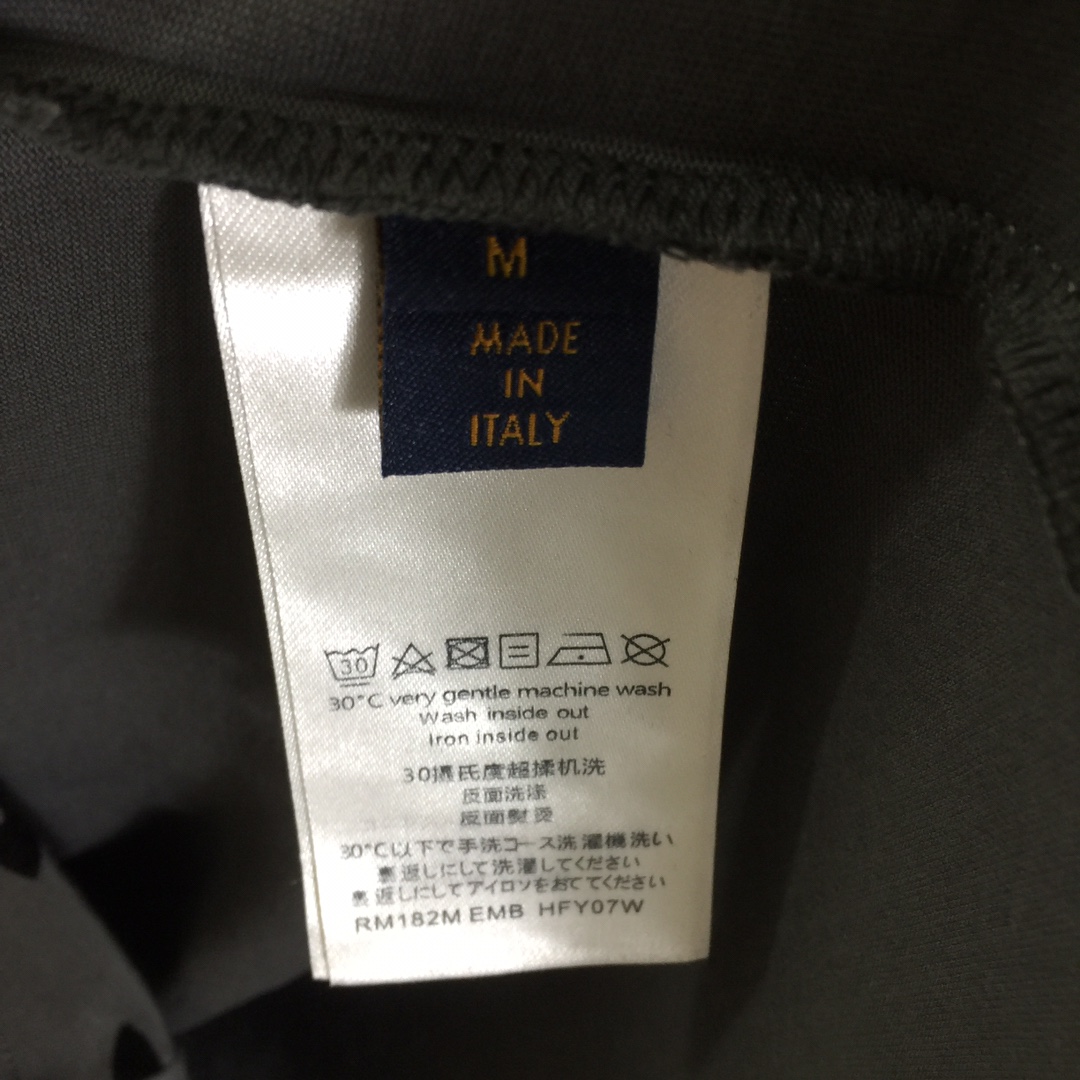 Louis Vuitton Monogram T-shirt - 
