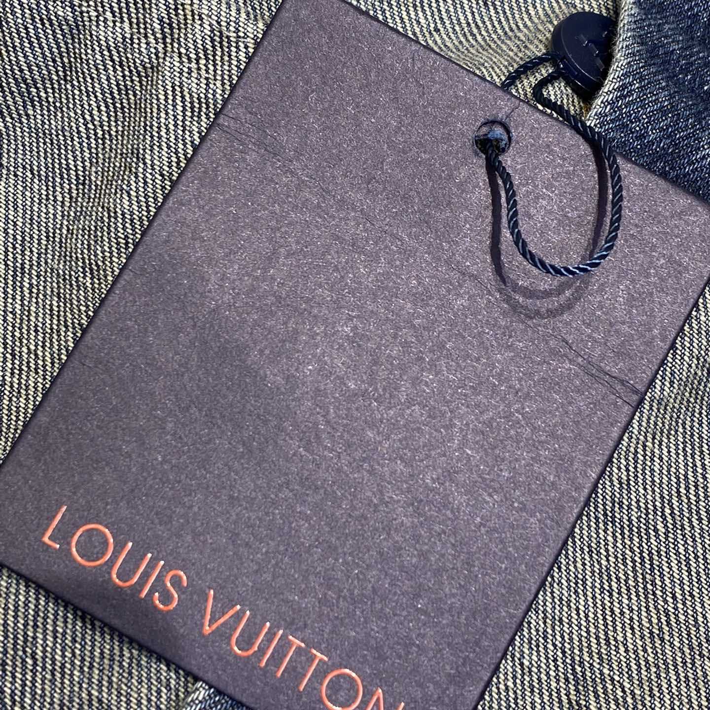 Louis Vuitton Sunfaded Effect Denim Long-Sleeved Shirt   1AHCI4 - PerfectKickZ