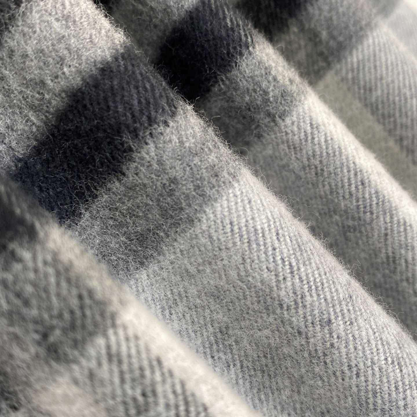 Louis Vuitton Long-Sleeved Cotton Flannel Shirt  1AFXST - PerfectKickZ