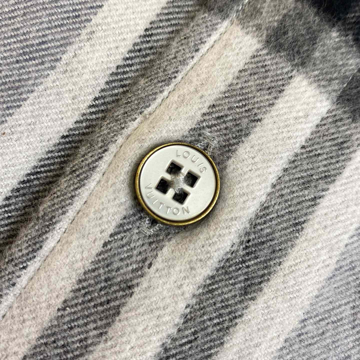 Louis Vuitton Long-Sleeved Cotton Flannel Shirt  1AFXST - PerfectKickZ