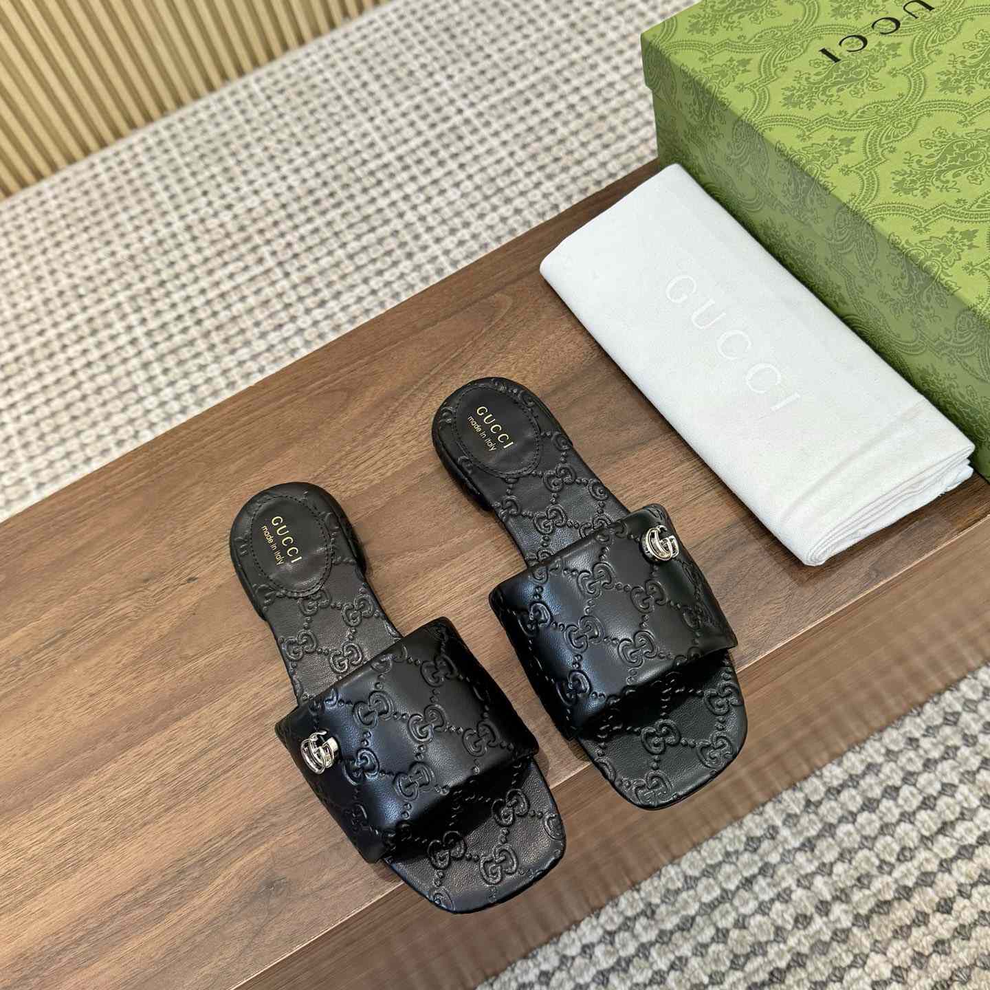 Gucci Women's Slide Sandal With Double G - PerfectKickZ