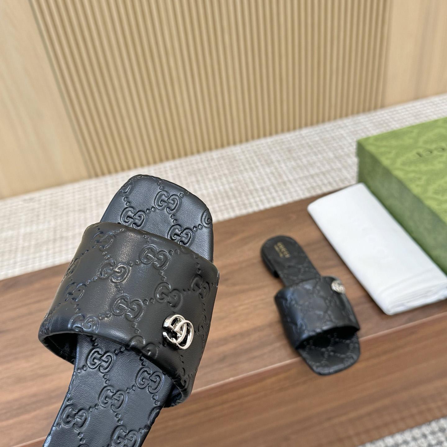 Gucci Women's Slide Sandal With Double G - PerfectKickZ