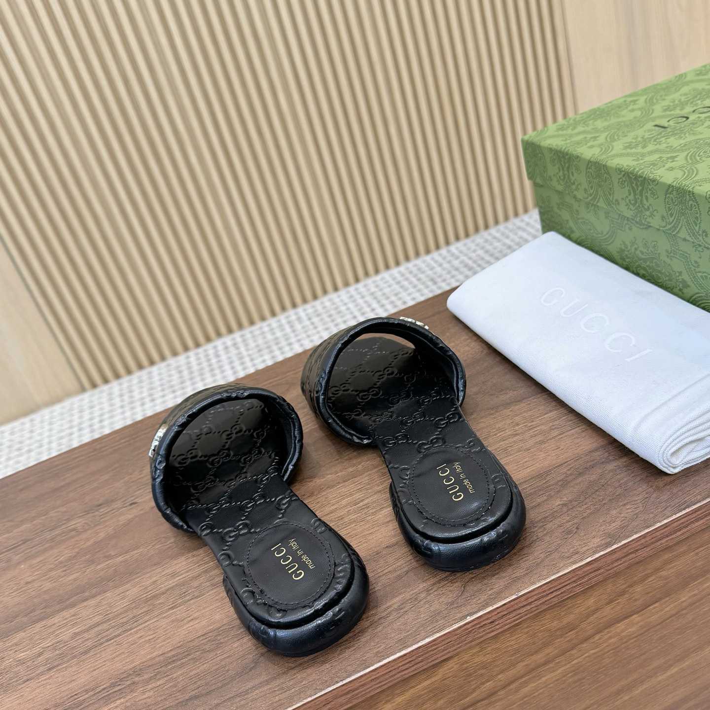 Gucci Women's Slide Sandal With Double G - PerfectKickZ