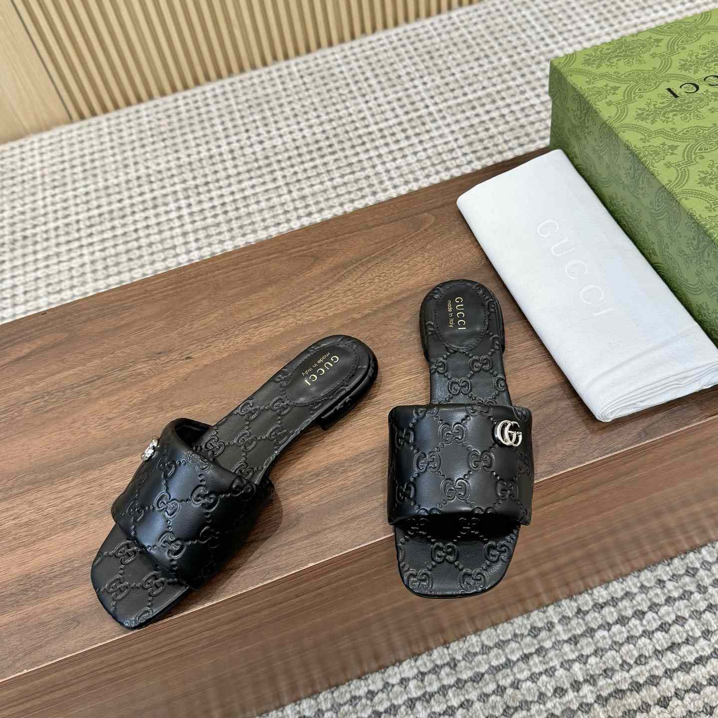 Gucci Women's Slide Sandal With Double G - PerfectKickZ