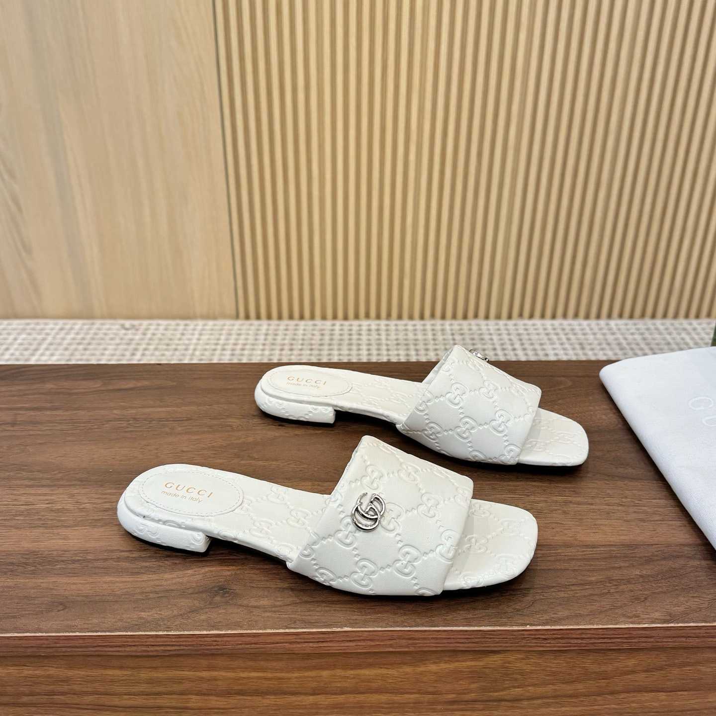 Gucci Women's Slide Sandal With Double G - PerfectKickZ