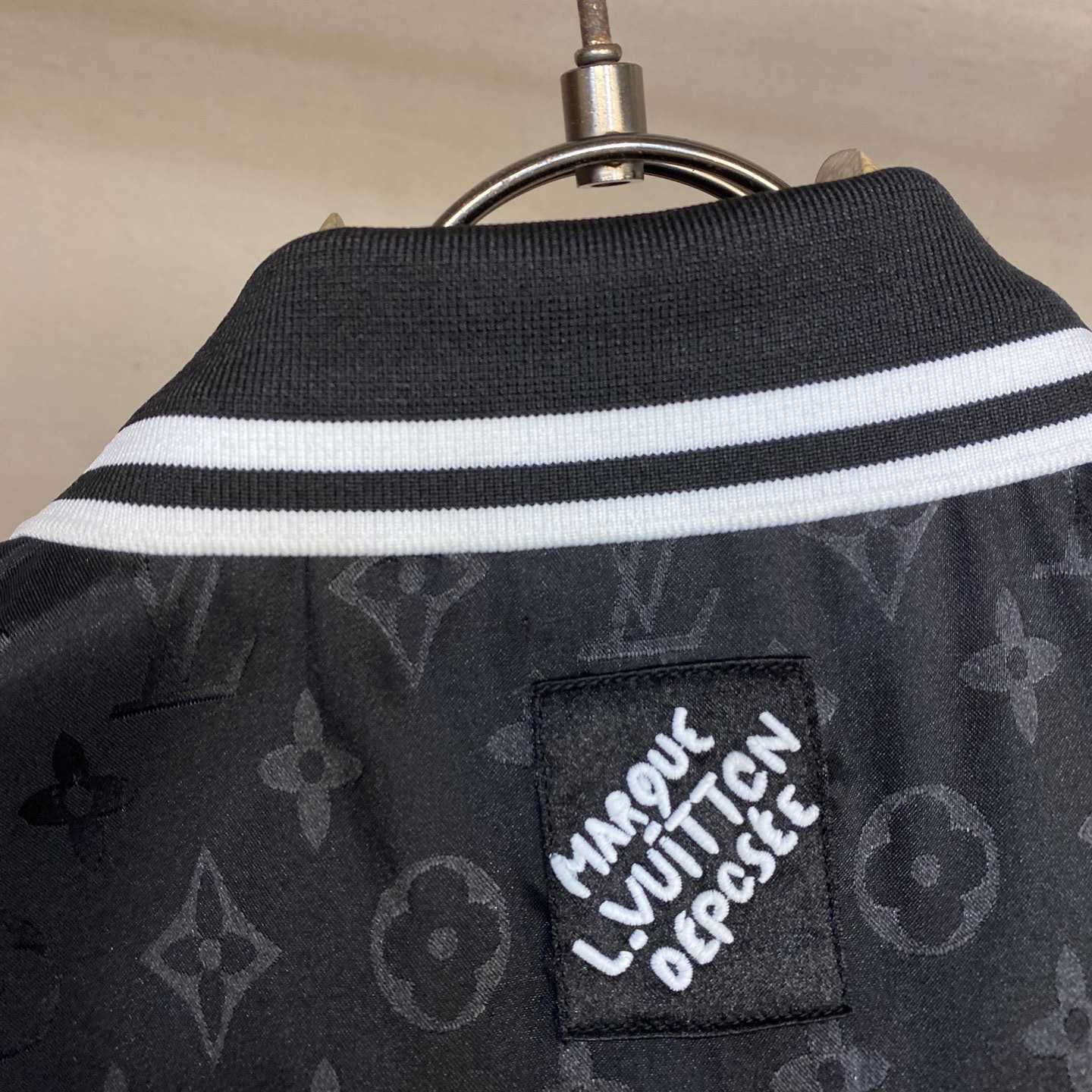 Louis Vuitton Monogram Moire Jacquard Short-Sleeved Silk Shirt   1AGTP7 - PerfectKickZ