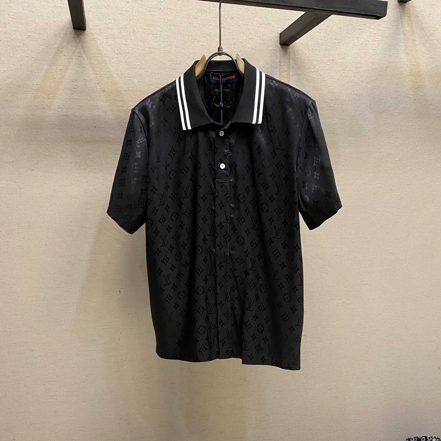 Louis Vuitton Monogram Moire Jacquard Short-Sleeved Silk Shirt   1AGTP7 - PerfectKickZ