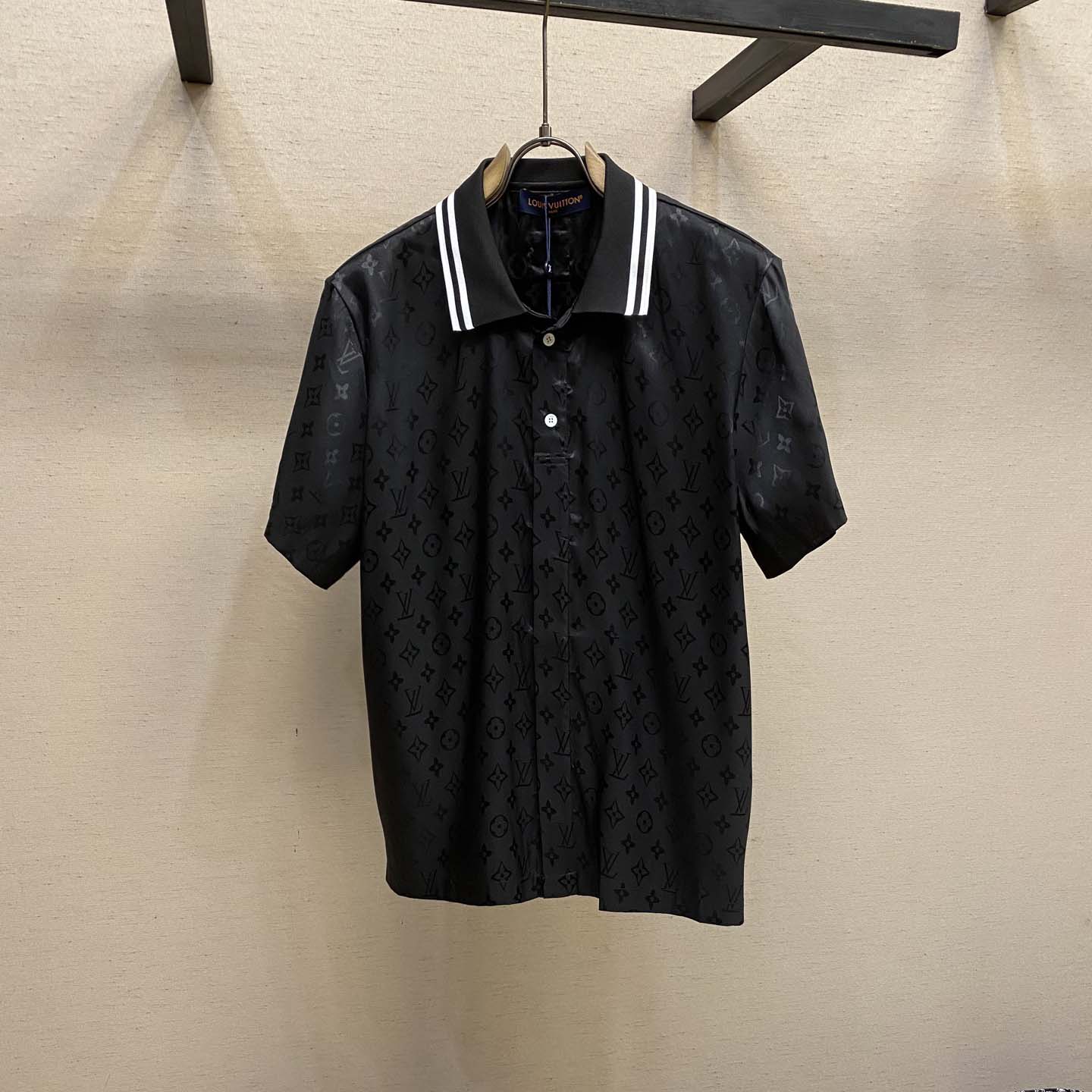 Louis Vuitton Monogram Moire Jacquard Short-Sleeved Silk Shirt   1AGTP1 - PerfectKickZ