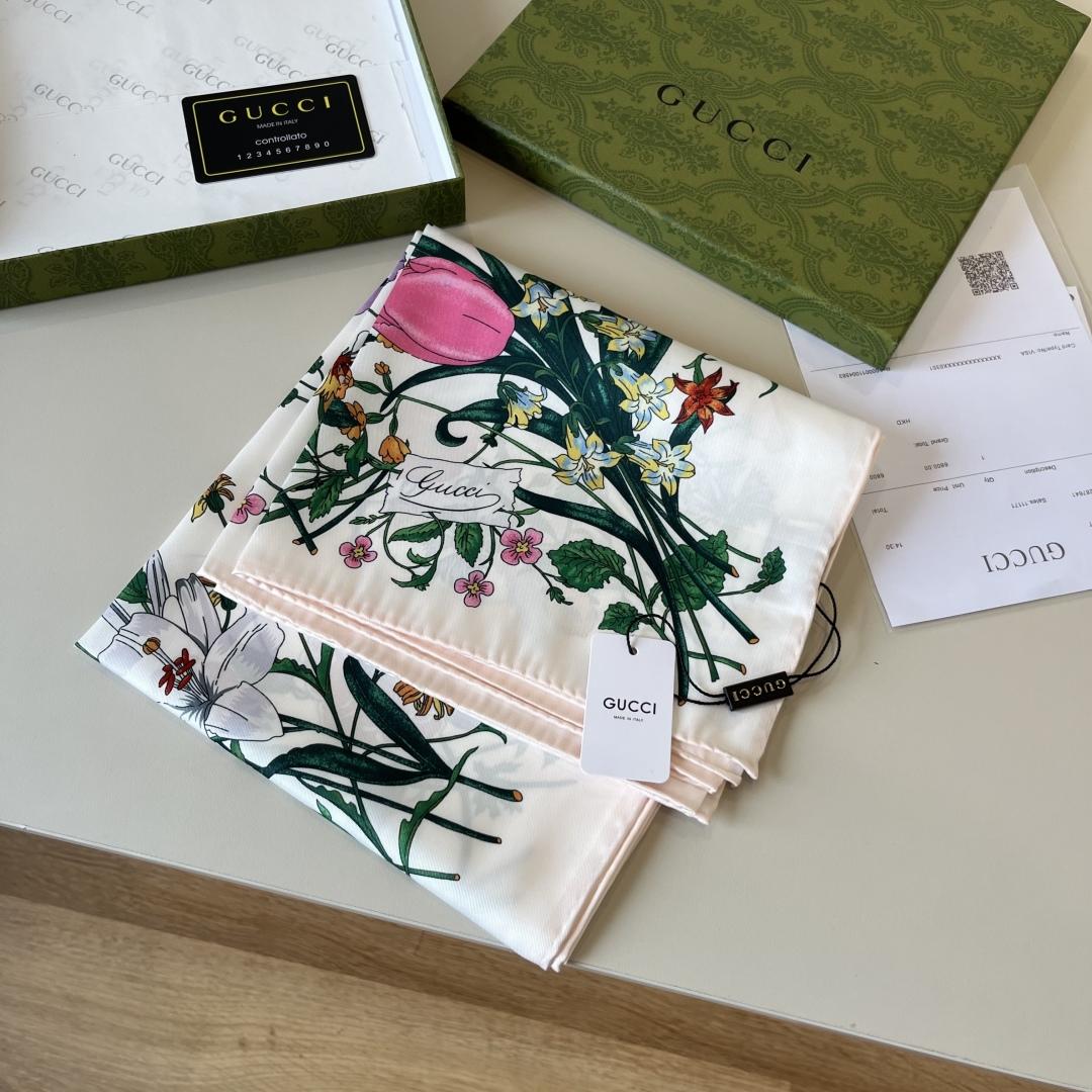 Gucci Printed Silk Twill Carré - PerfectKickZ