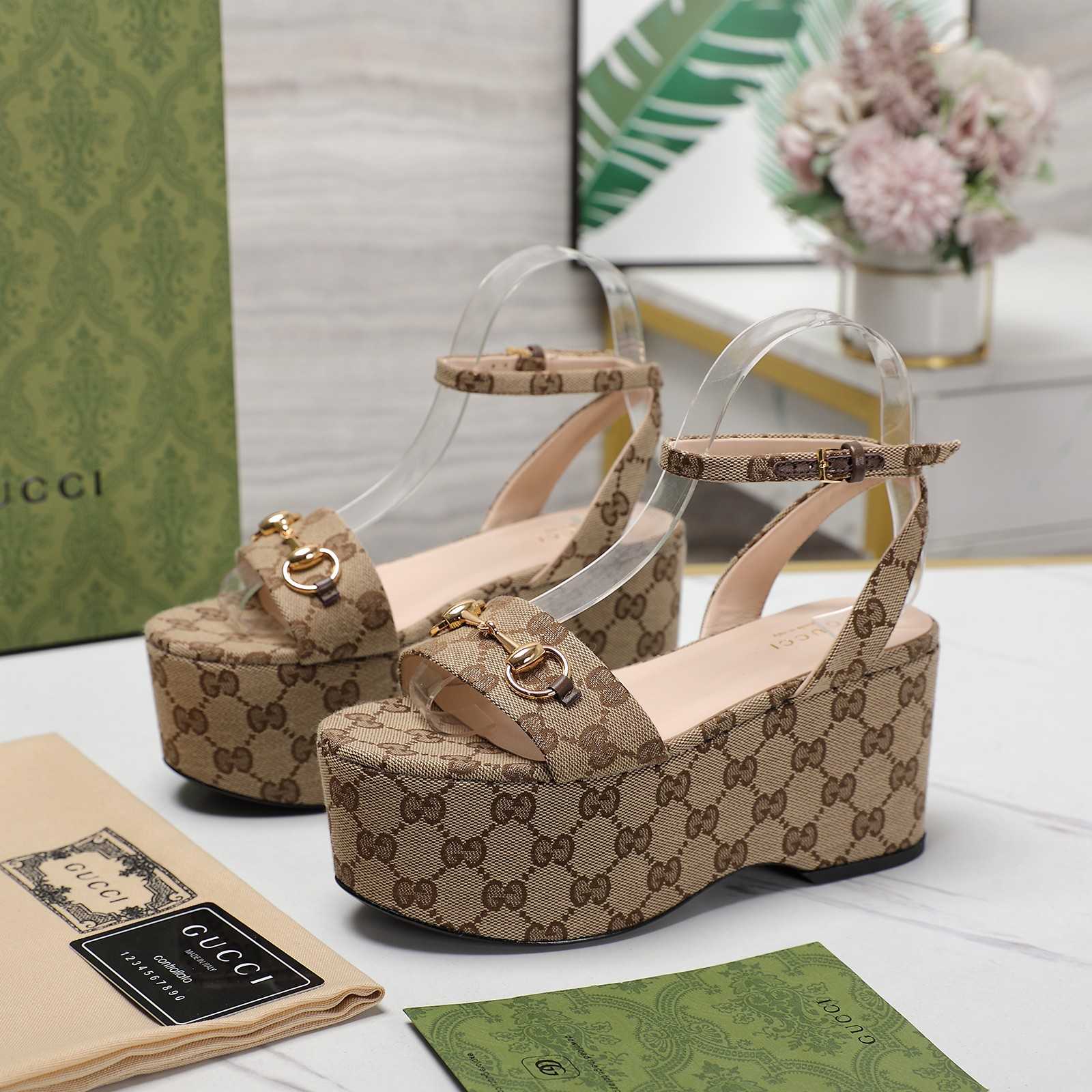 Gucci Women's Horsebit flatform Sandal - PerfectKickZ