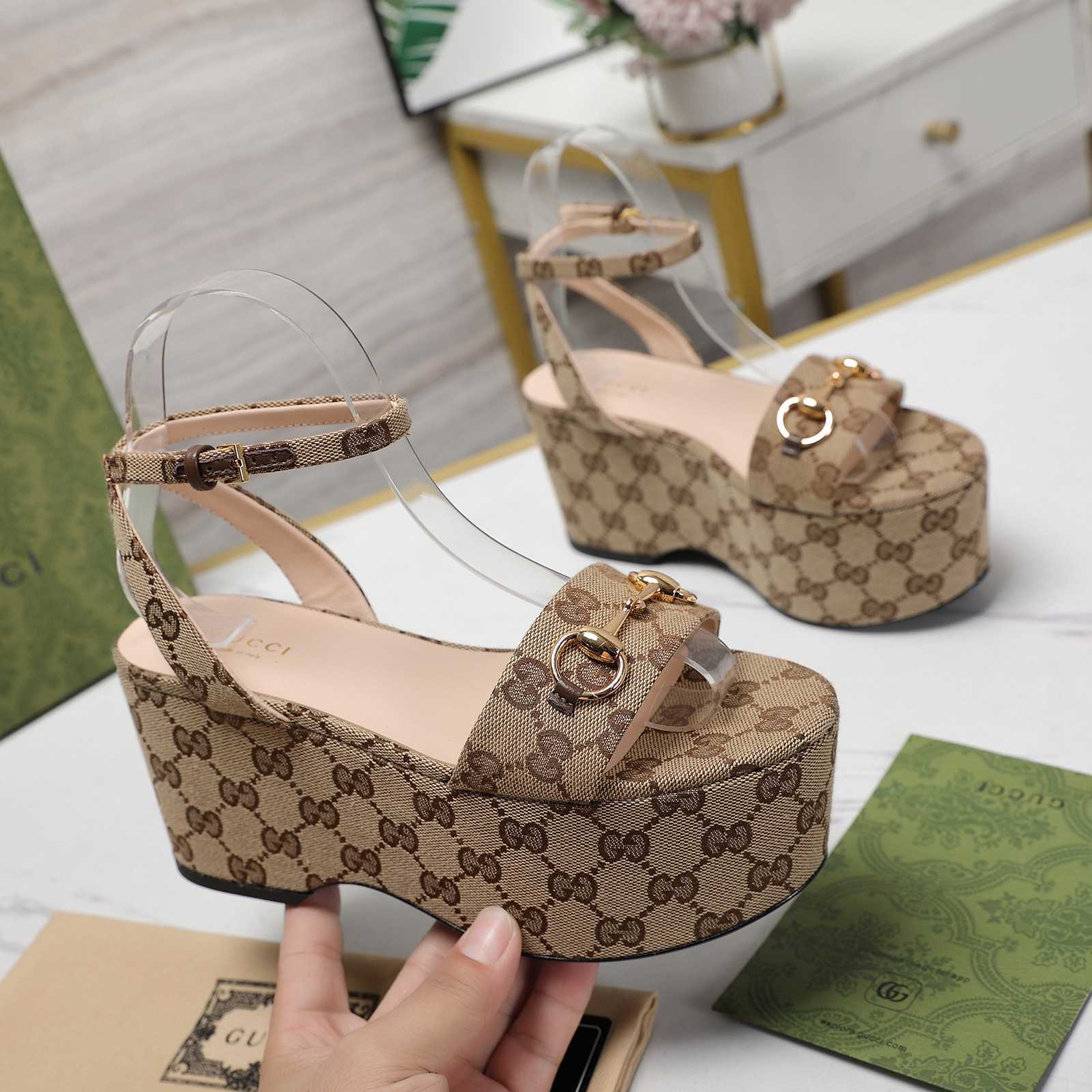 Gucci Women's Horsebit flatform Sandal - PerfectKickZ