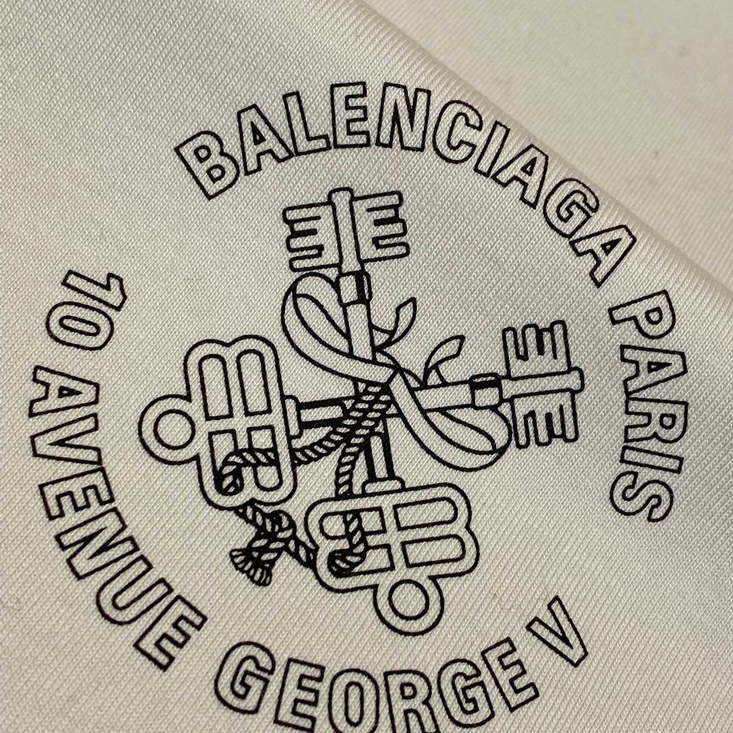 Balenciaga Men's White Oversized Key Crest T-Shirt - PerfectKickZ