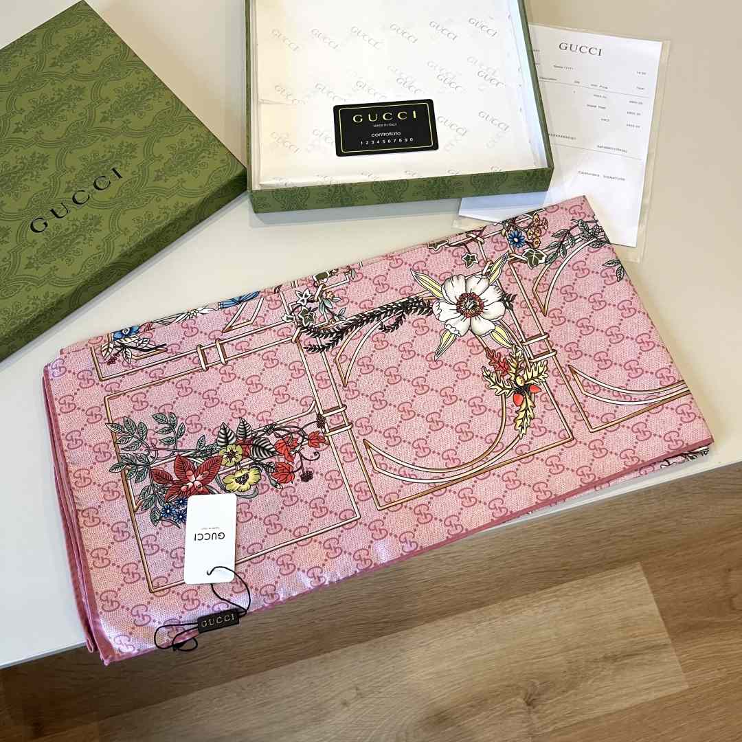 Gucci Printed Silk Carré - 