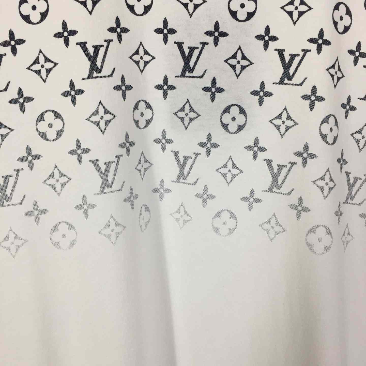Louis Vuitton Gradient Cotton T-Shirt    1AHUG3 - PerfectKickZ
