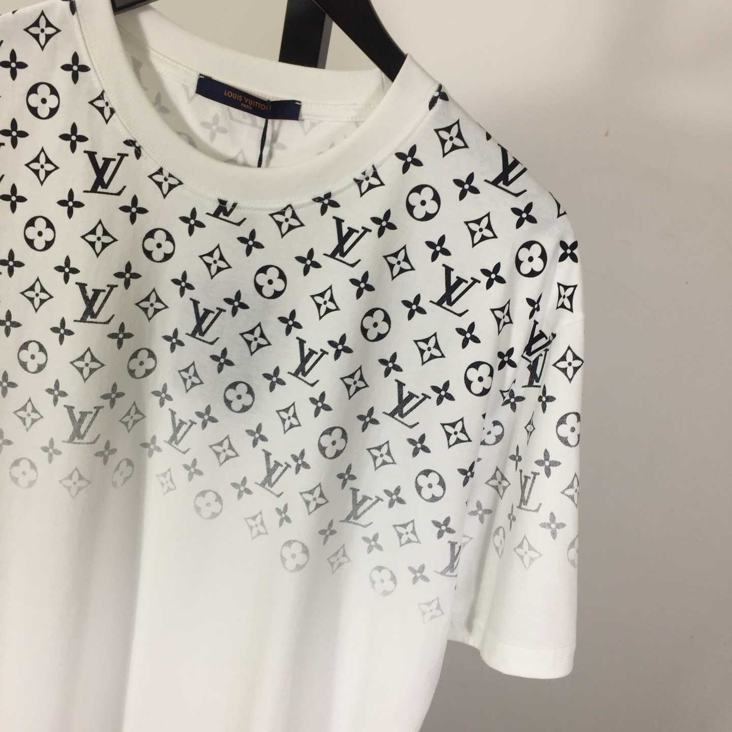 Louis Vuitton Gradient Cotton T-Shirt    1AHUG3 - PerfectKickZ