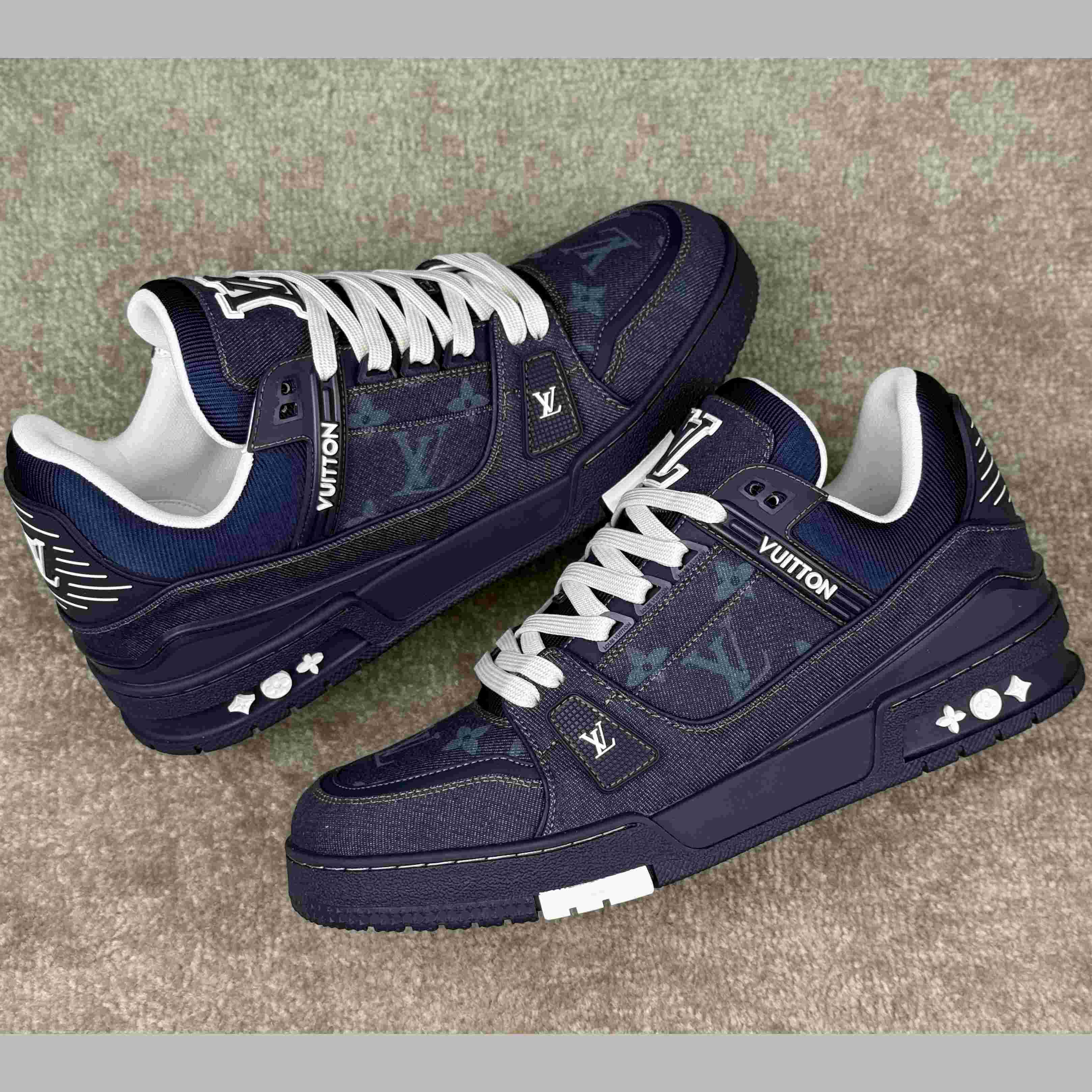Louis Vuitton LV Trainer Sneaker  1AHT51 - PerfectKickZ