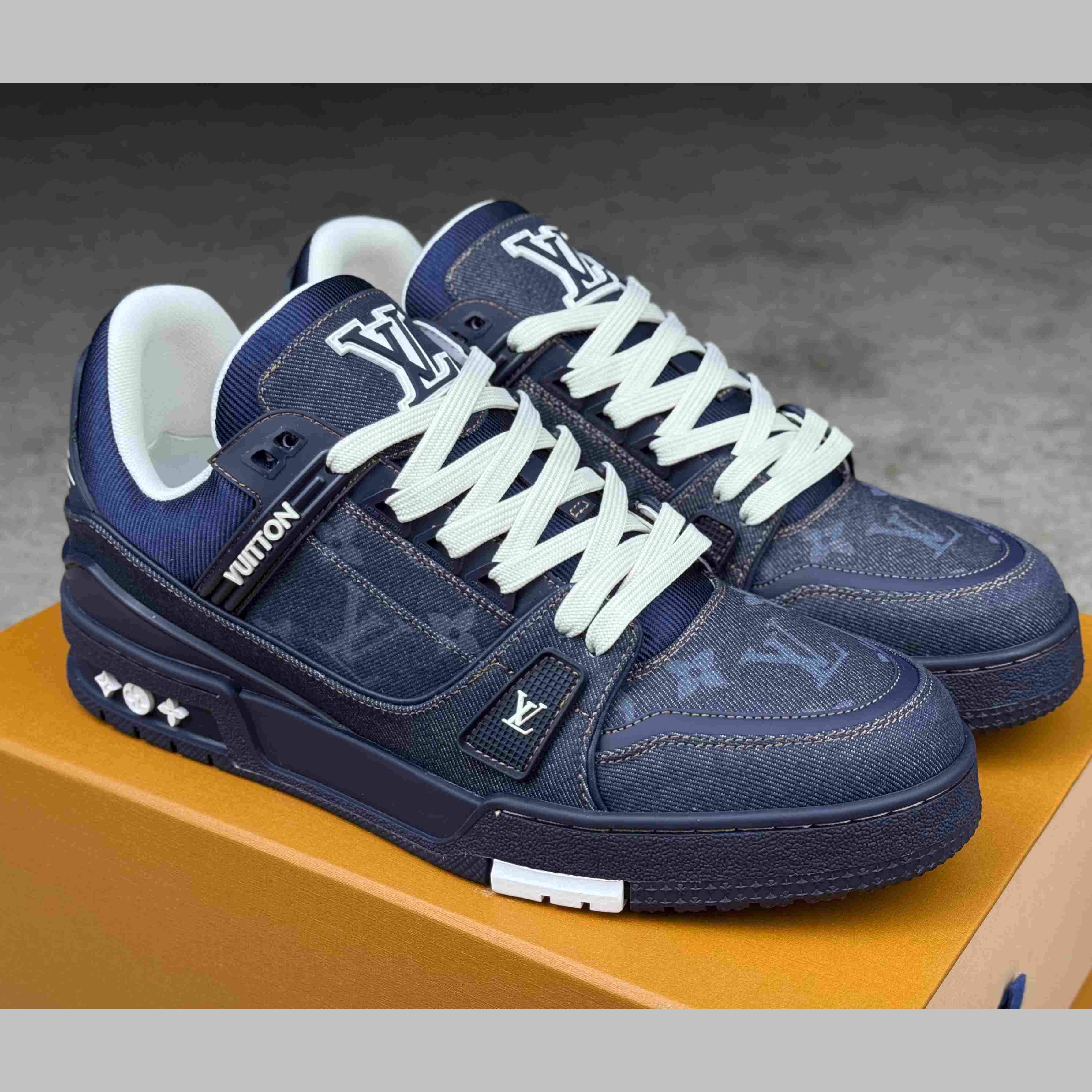 Louis Vuitton LV Trainer Sneaker  1AHT51 - PerfectKickZ
