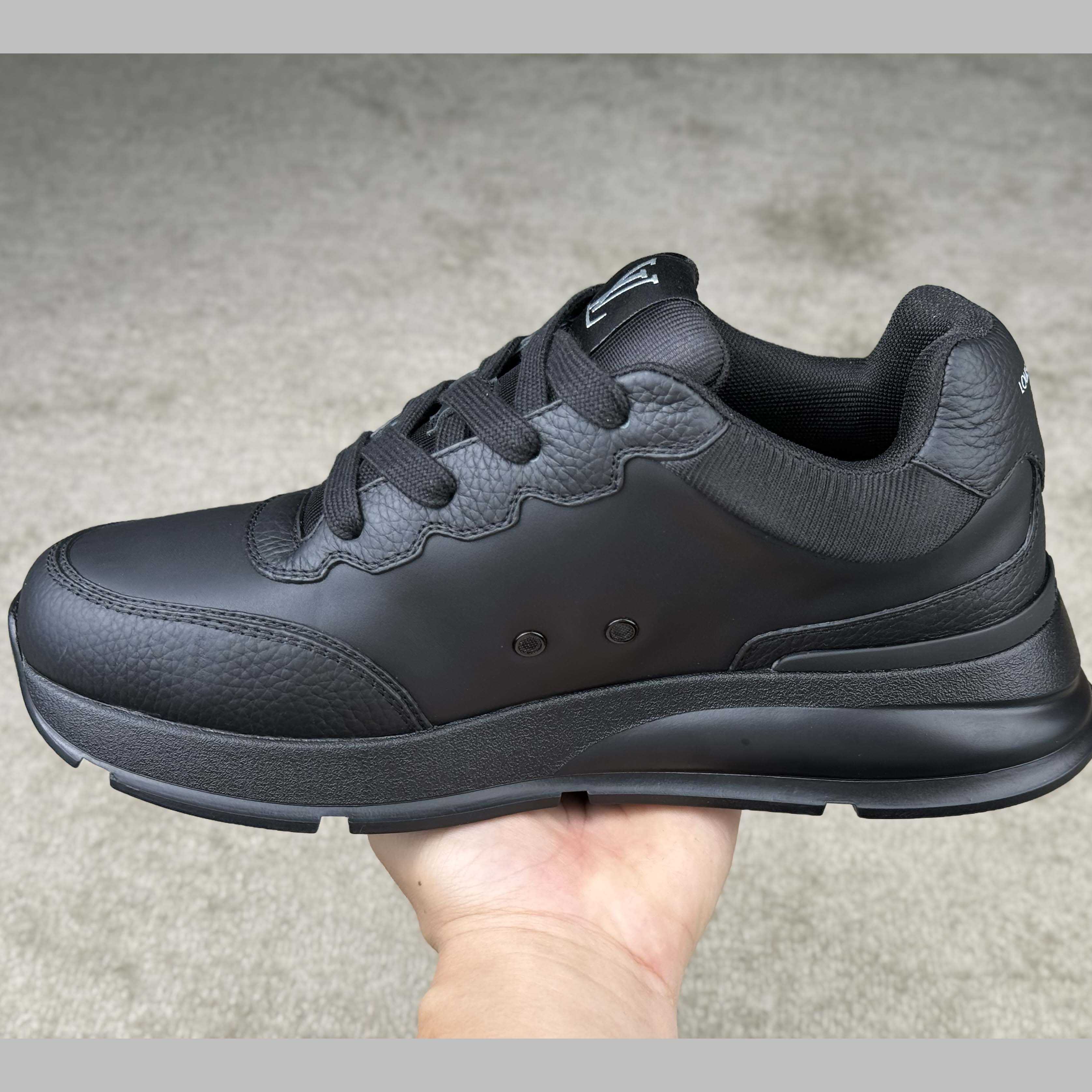 Louis Vuitton LV Classic Sneaker   1AHST3 - PerfectKickZ
