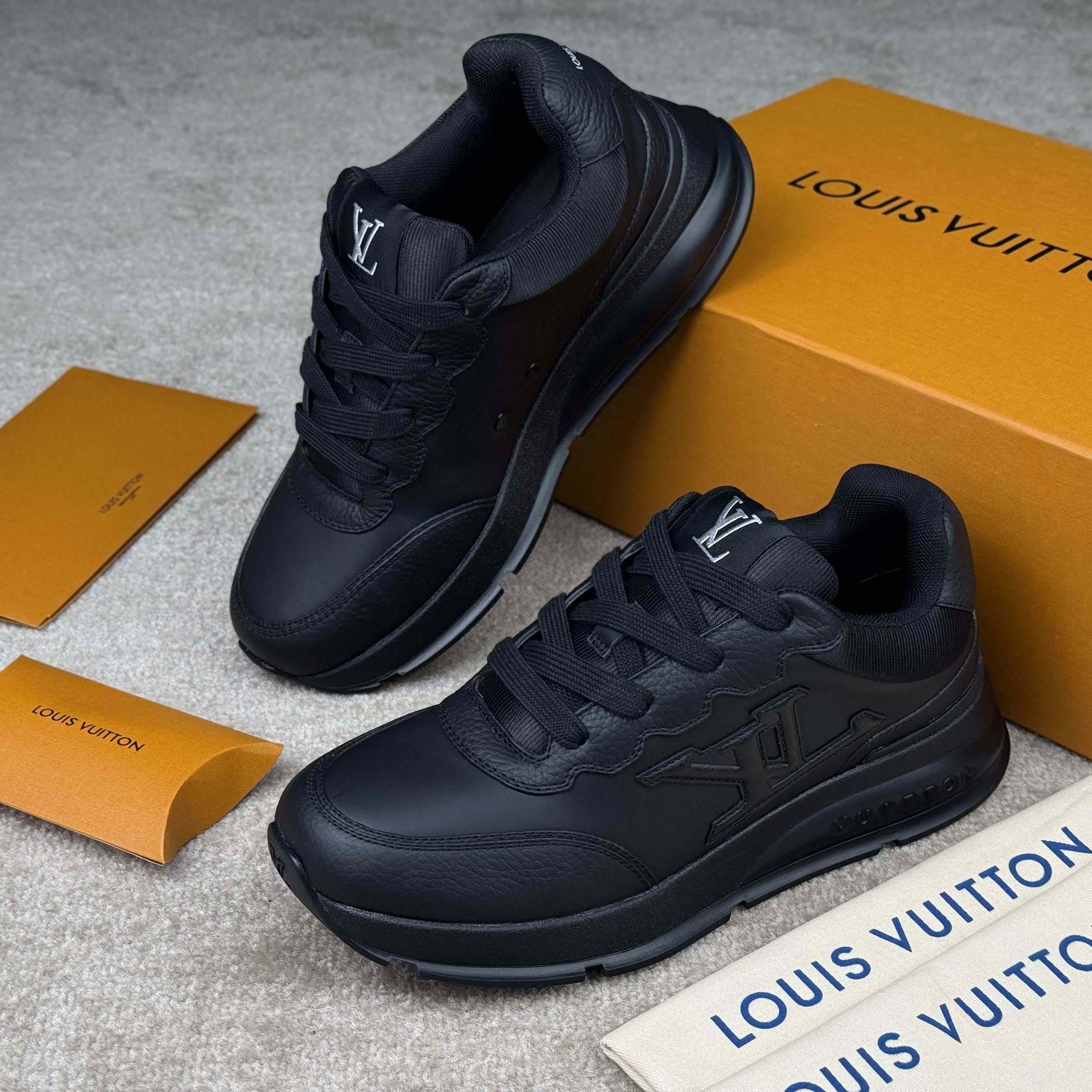 Louis Vuitton LV Classic Sneaker   1AHST3 - PerfectKickZ