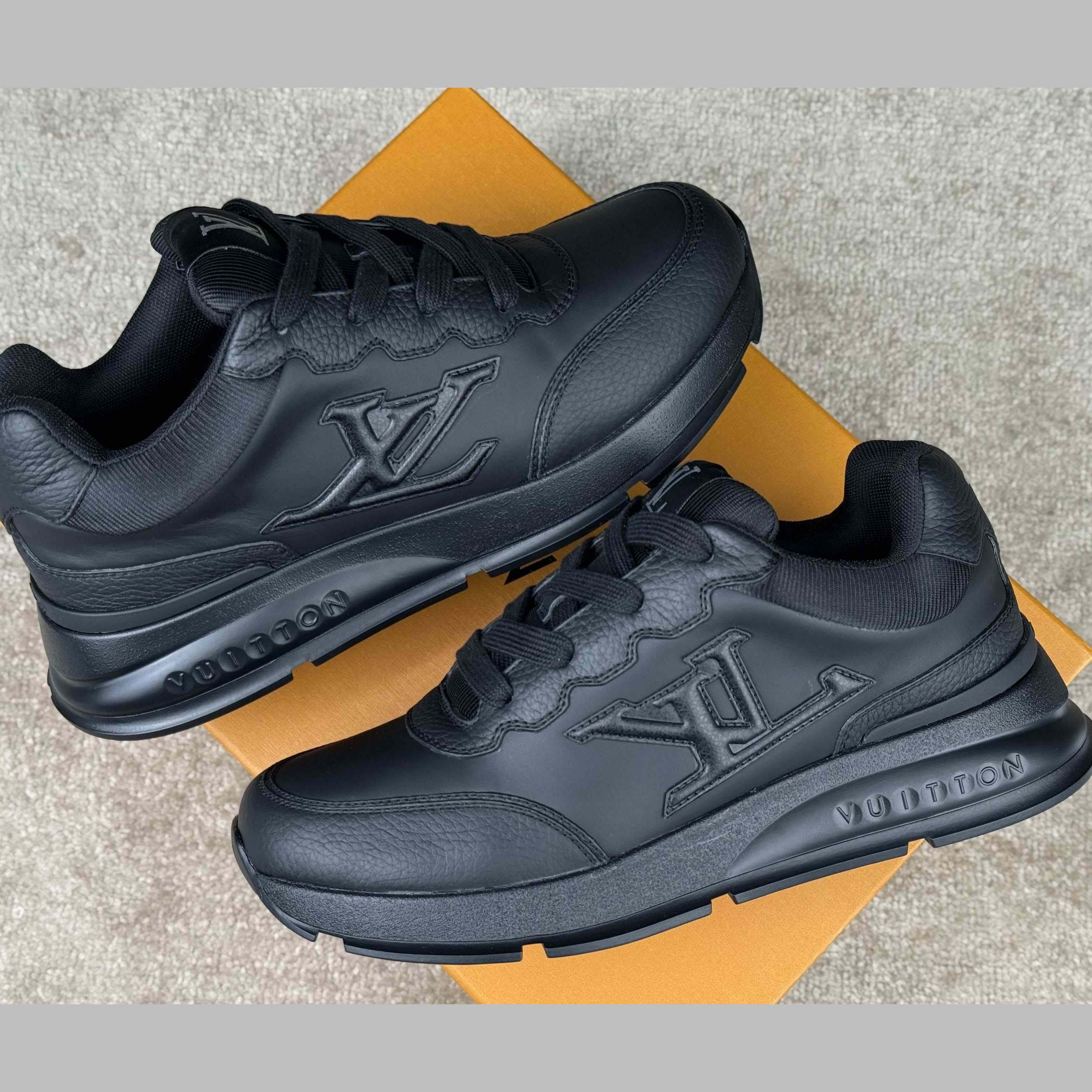 Louis Vuitton LV Classic Sneaker   1AHST3 - PerfectKickZ