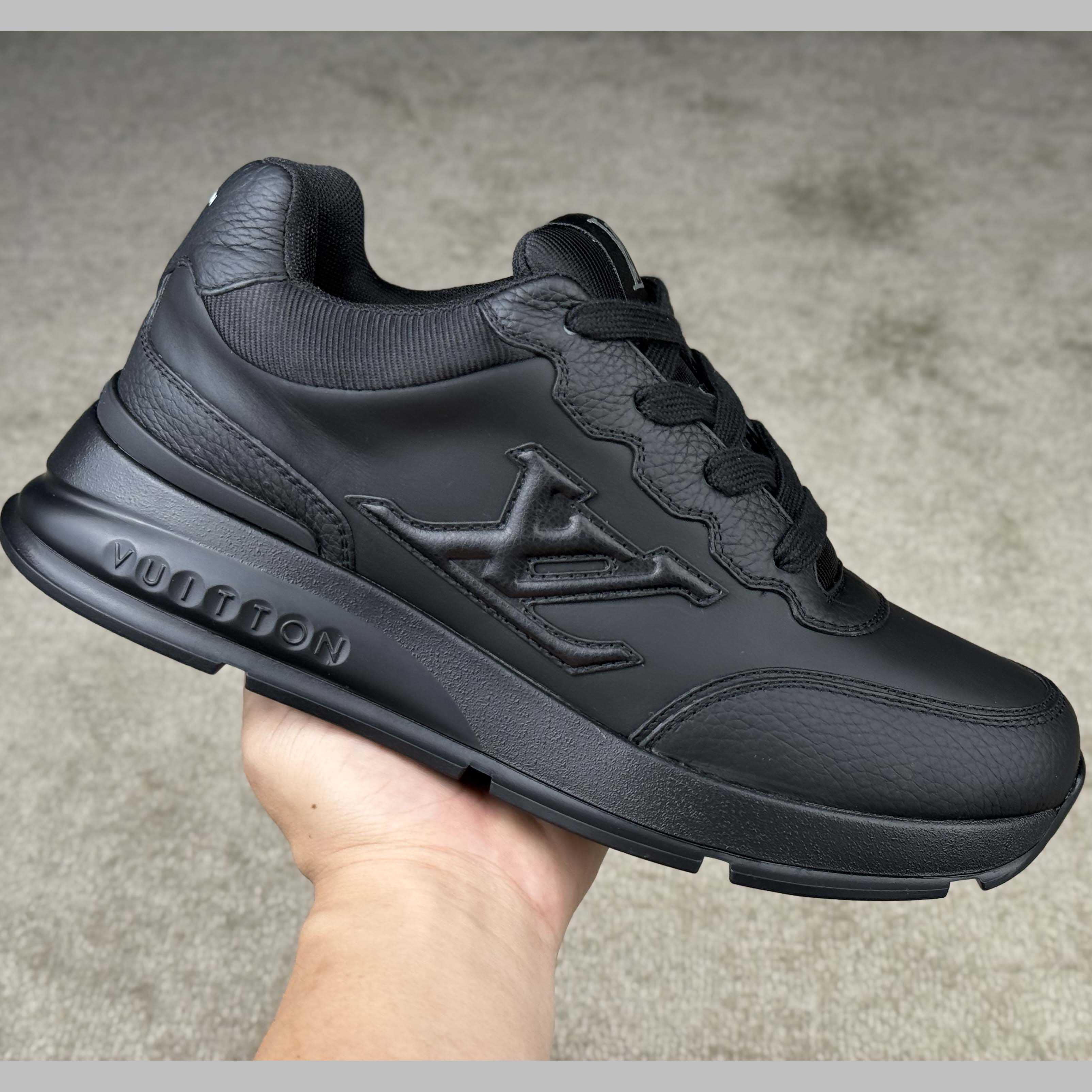 Louis Vuitton LV Classic Sneaker   1AHST3 - PerfectKickZ