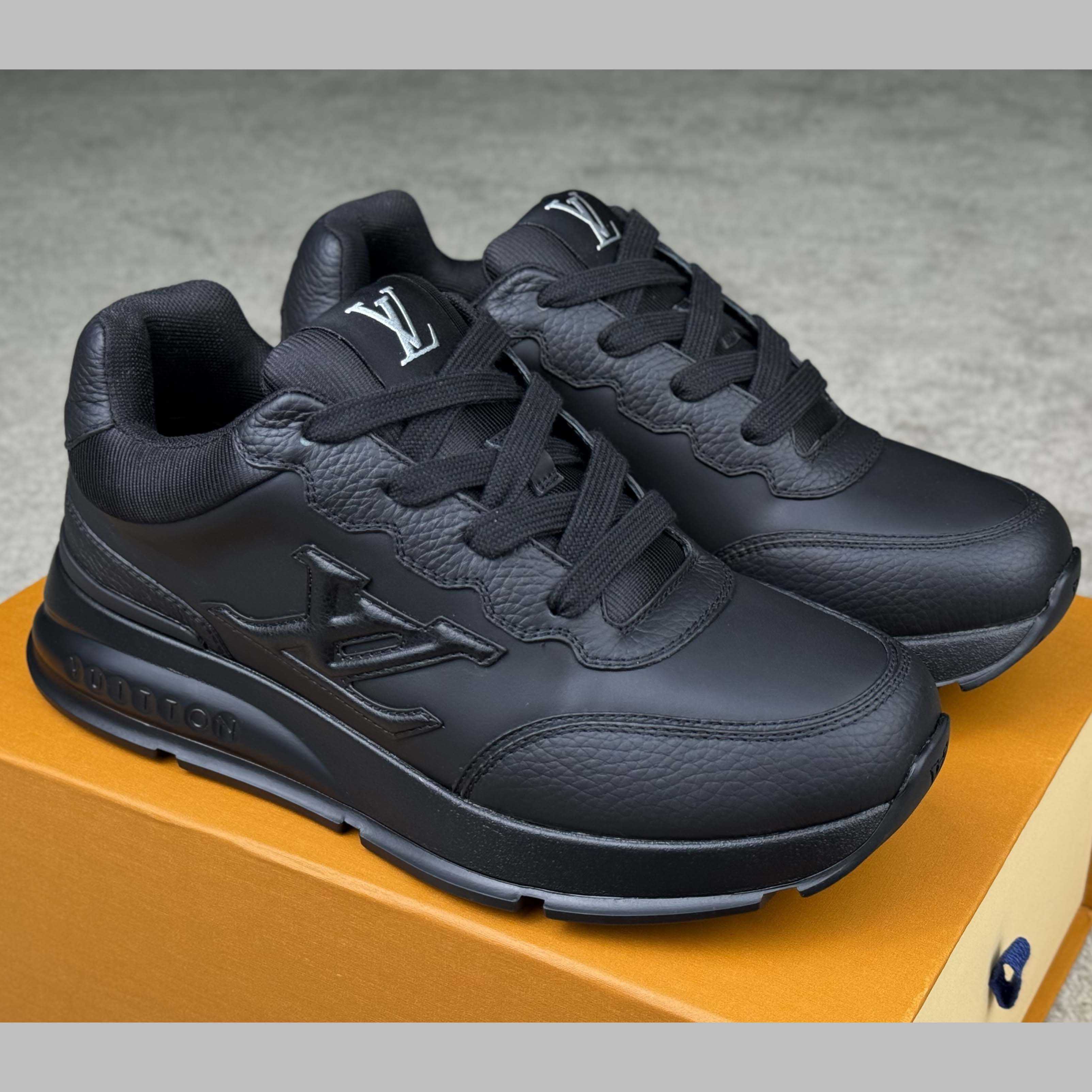 Louis Vuitton LV Classic Sneaker   1AHST3 - PerfectKickZ