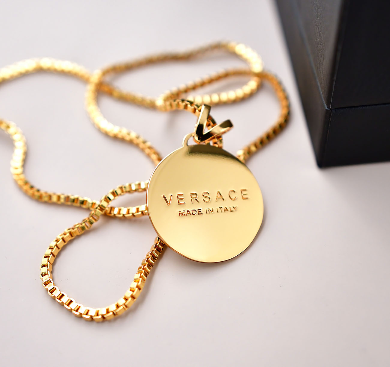 Versace Medusa Pendant Necklaces - PerfectKickZ