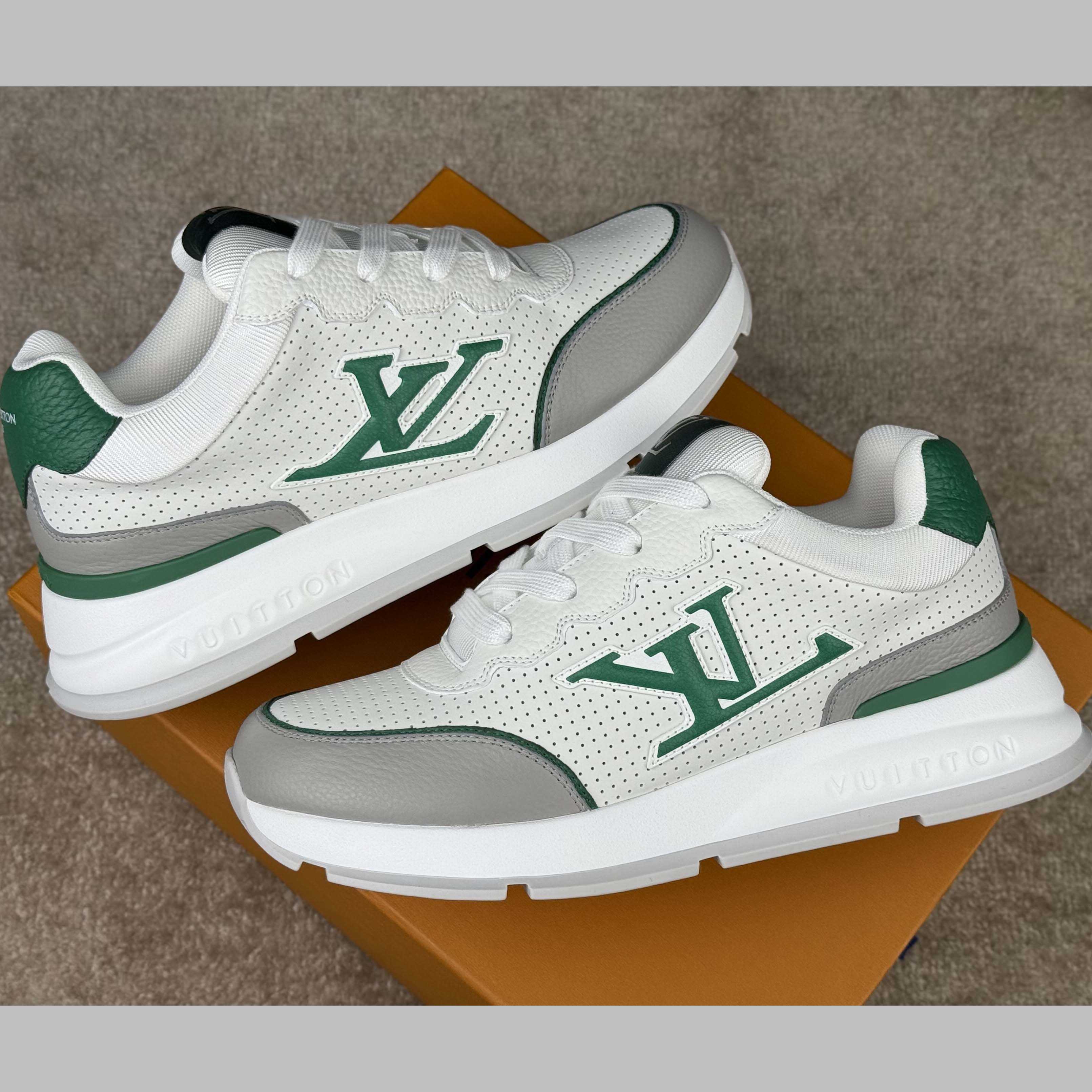 Louis Vuitton LV Classic Sneaker   1AHSUG - PerfectKickZ