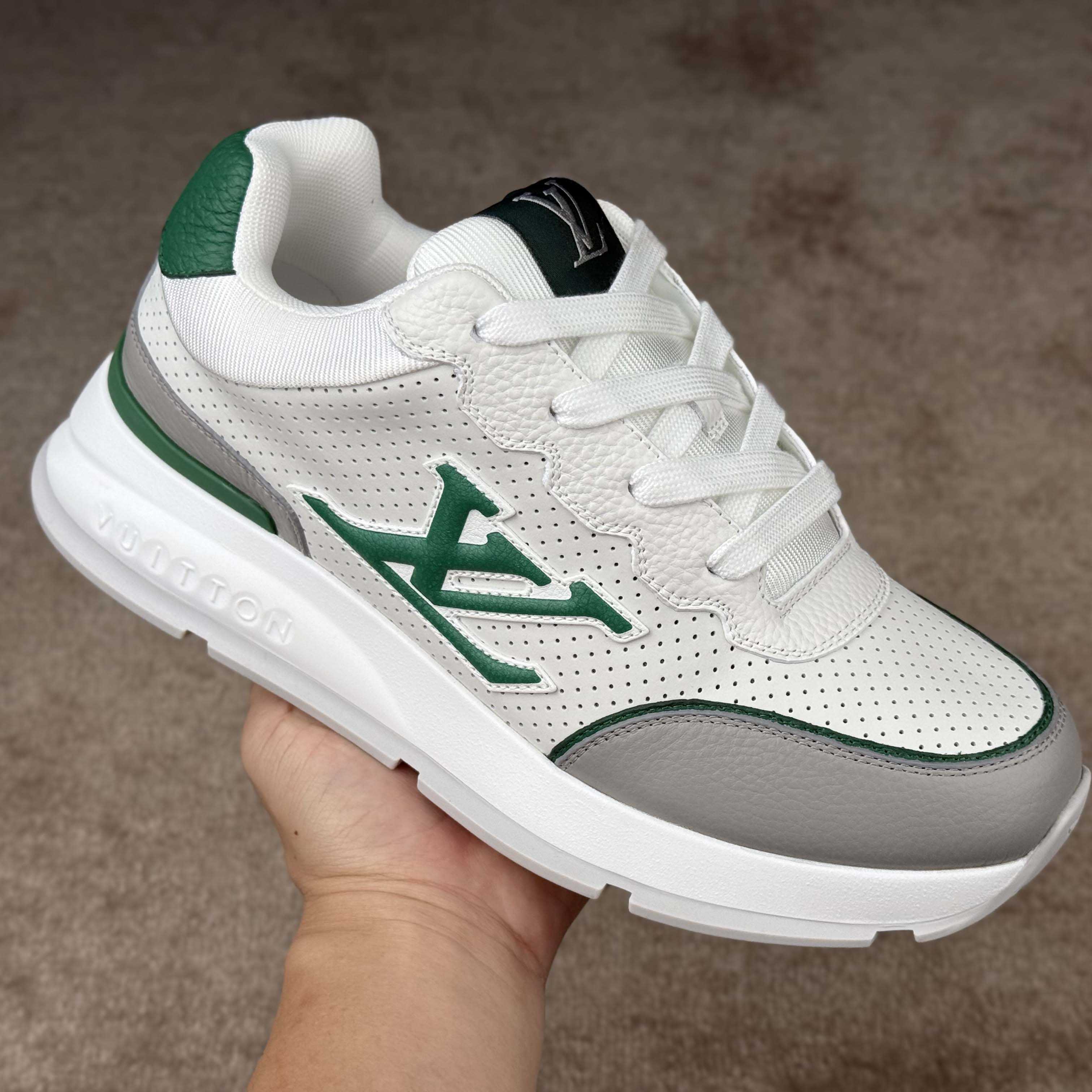 Louis Vuitton LV Classic Sneaker   1AHSUG - PerfectKickZ