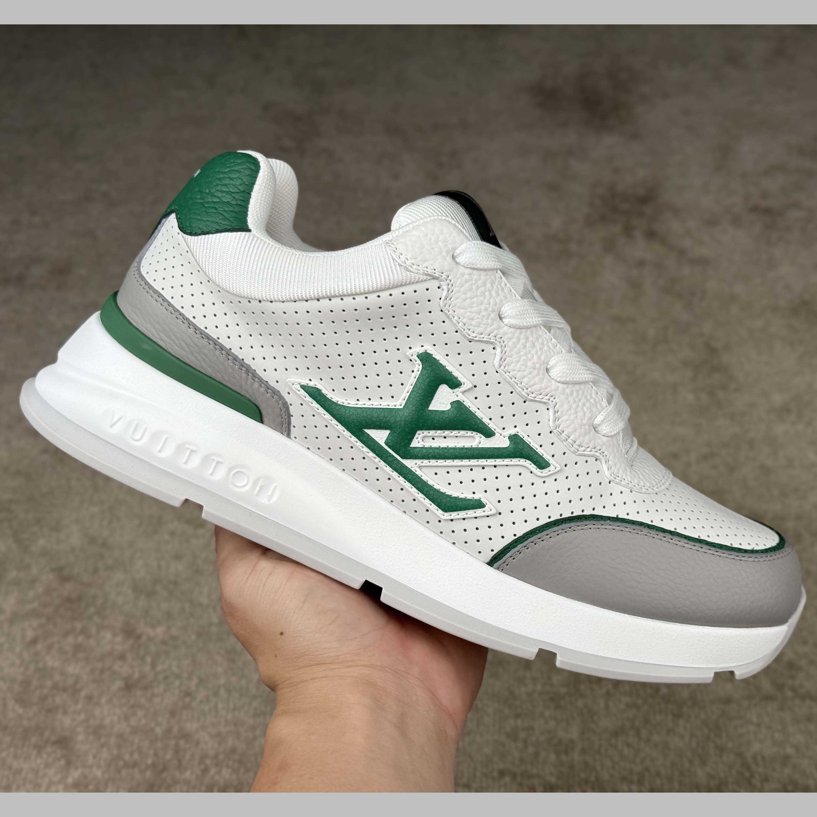 Louis Vuitton LV Classic Sneaker   1AHSUG - PerfectKickZ