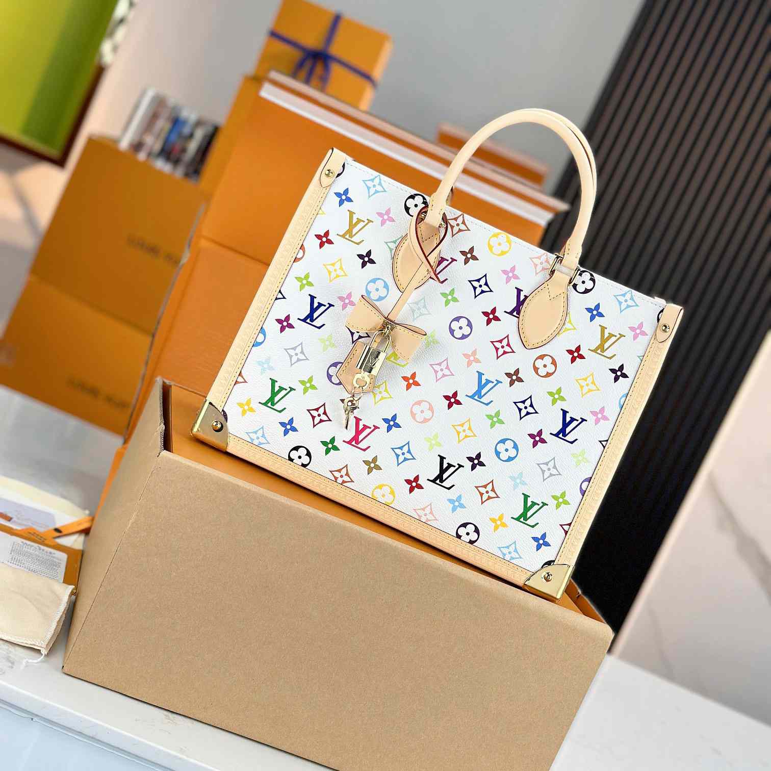Louis Vuitton LV x TM OnTheGo MM   M13079 - PerfectKickZ