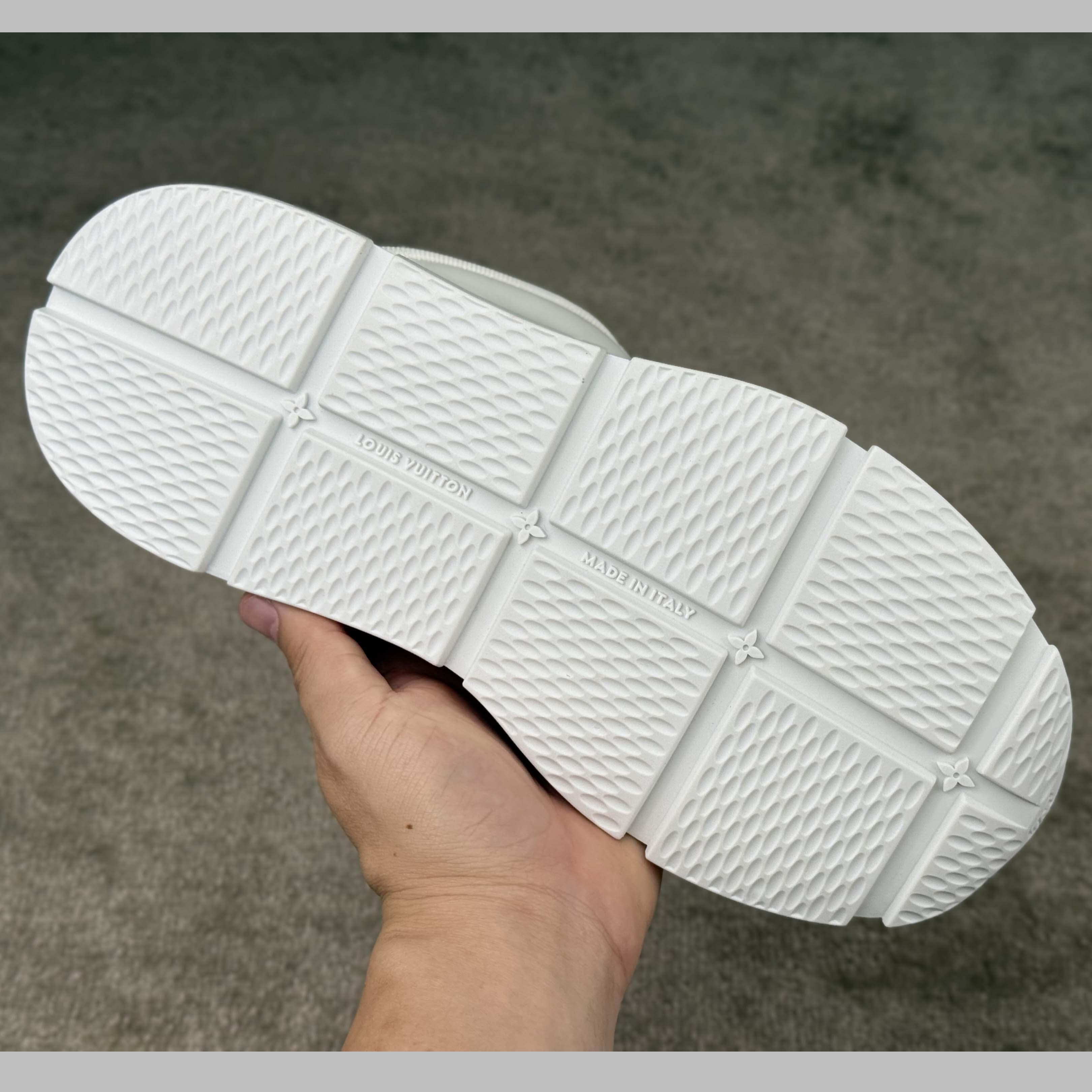 Louis Vuitton LV Classic Sneaker   1AHSTN - PerfectKickZ