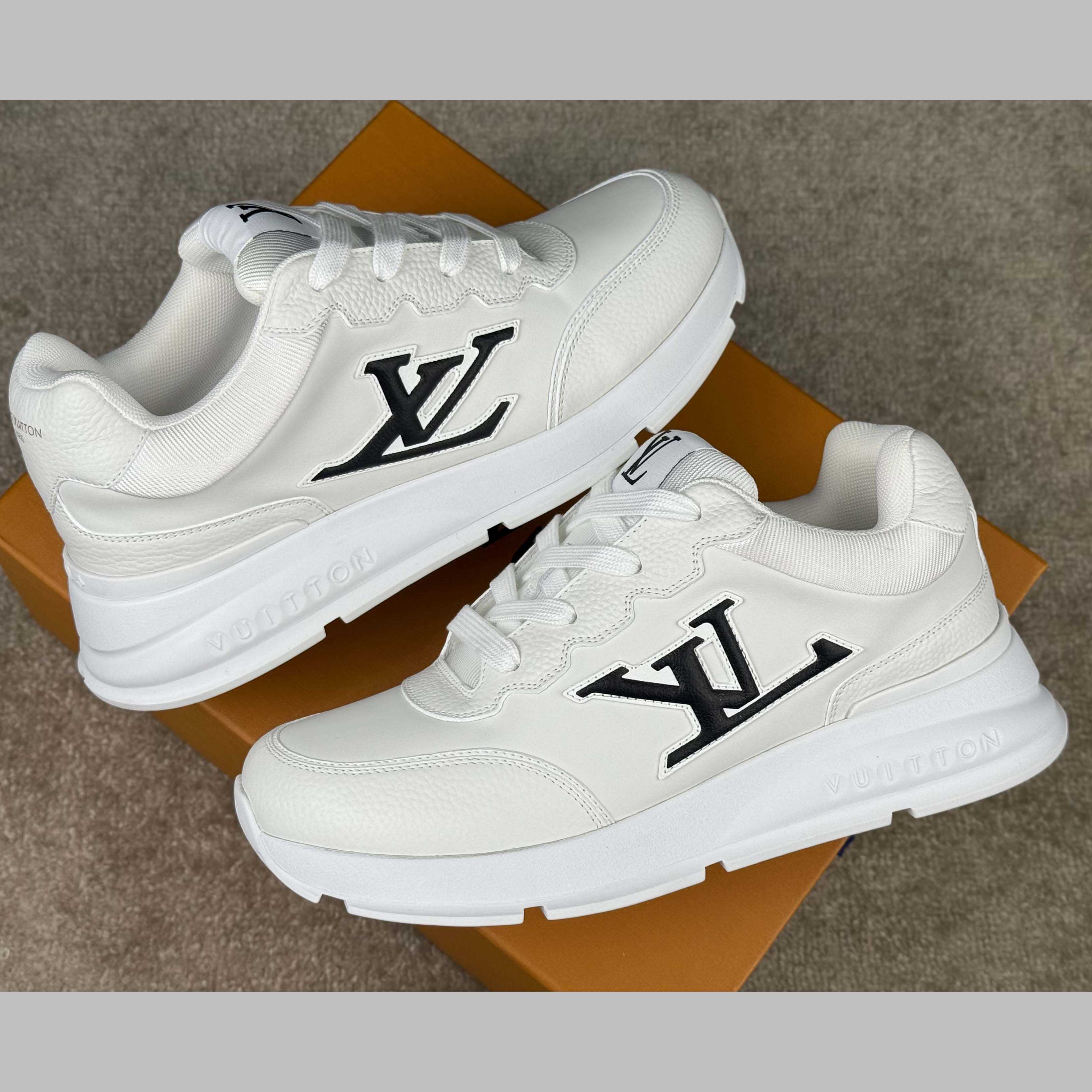Louis Vuitton LV Classic Sneaker   1AHSTN - PerfectKickZ