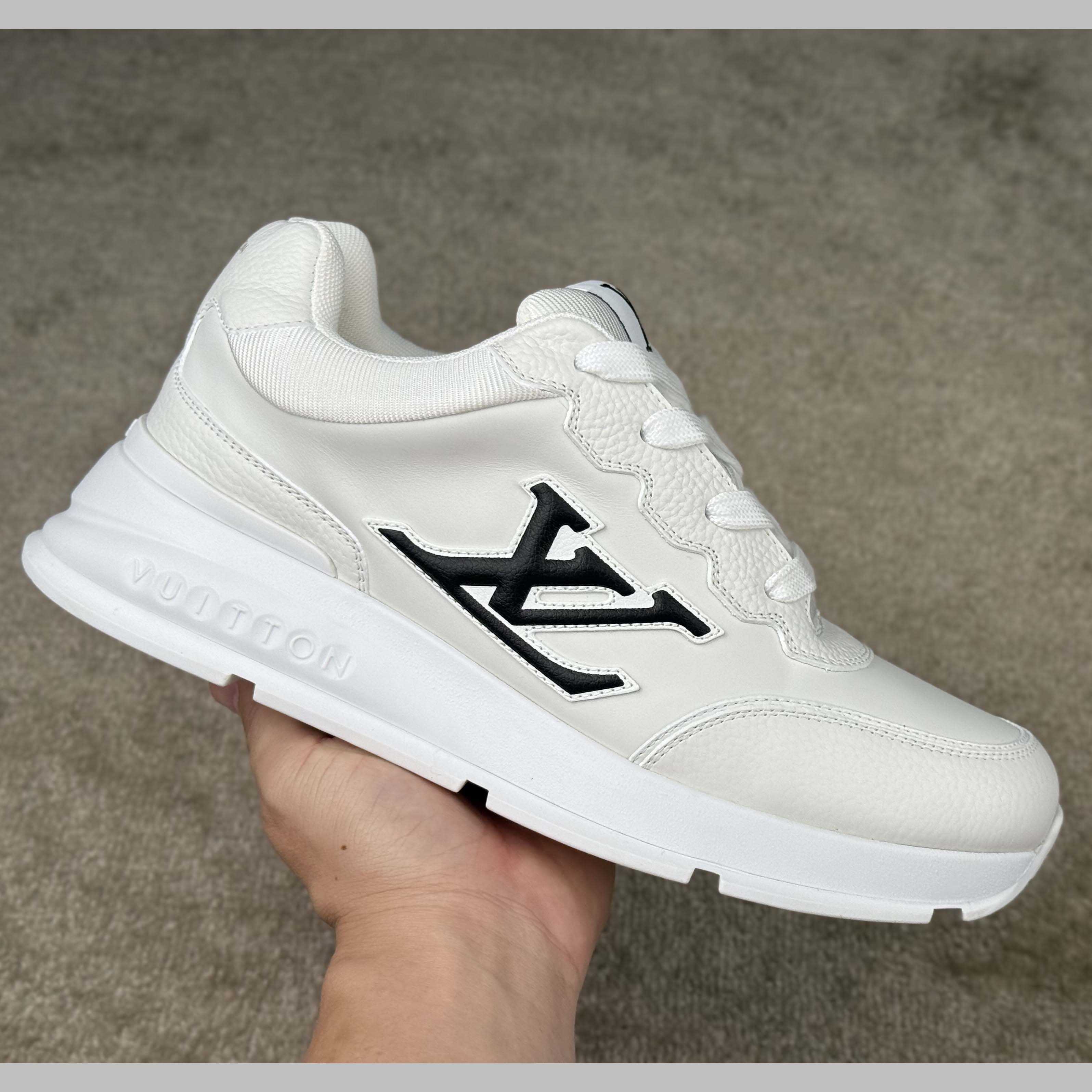 Louis Vuitton LV Classic Sneaker   1AHSTN - PerfectKickZ