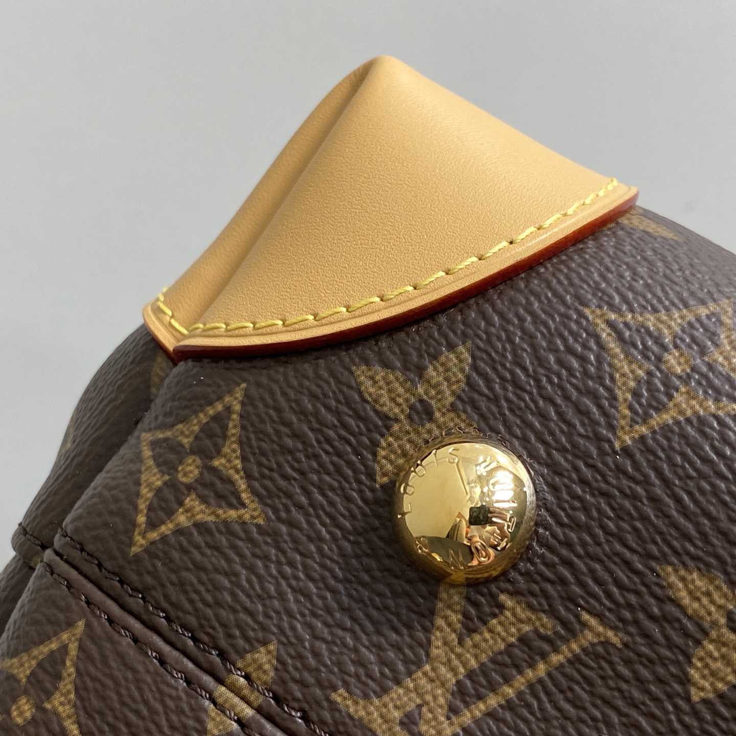 Louis Vuitton Hide Away MM   M14473 - PerfectKickZ