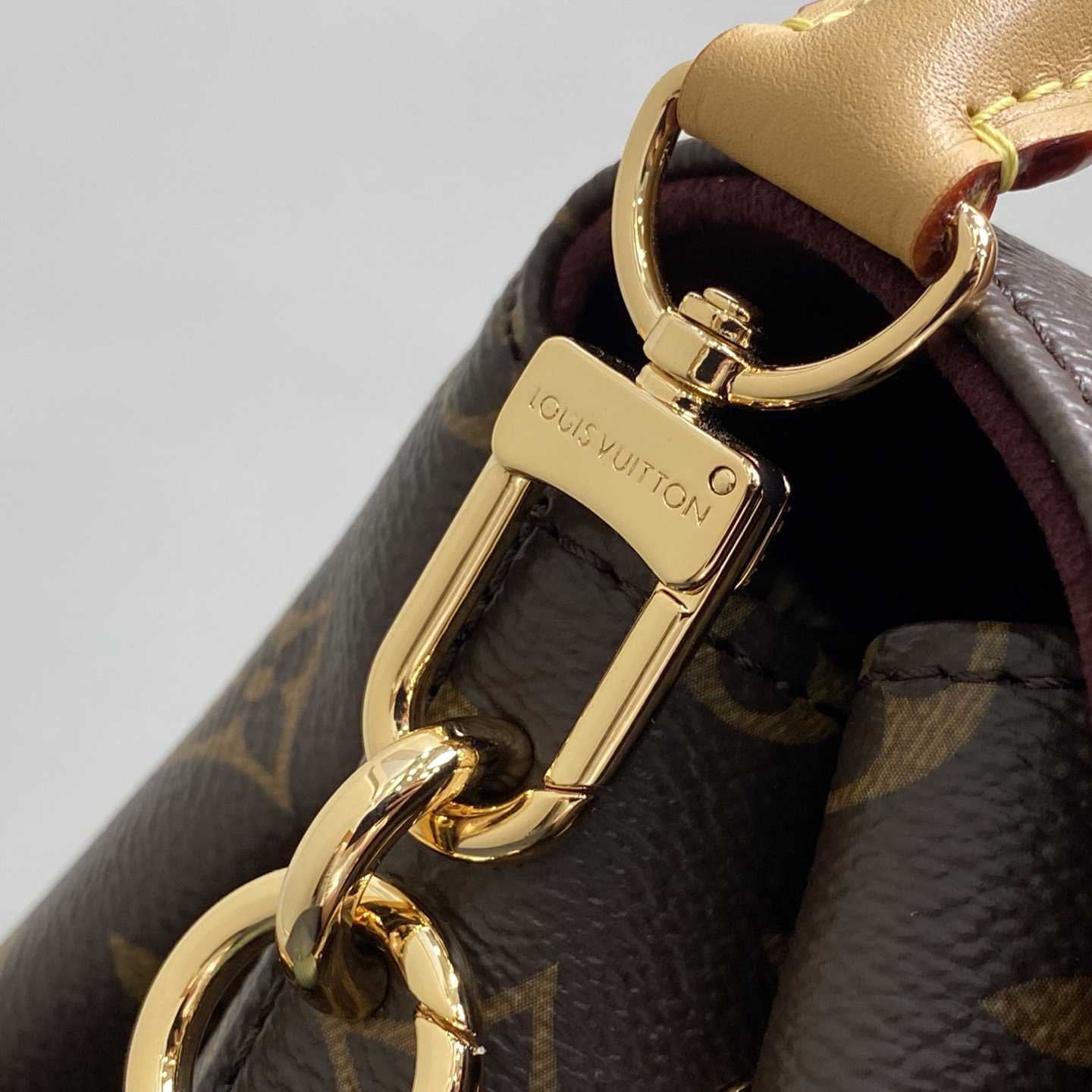 Louis Vuitton Hide Away MM   M14473 - PerfectKickZ