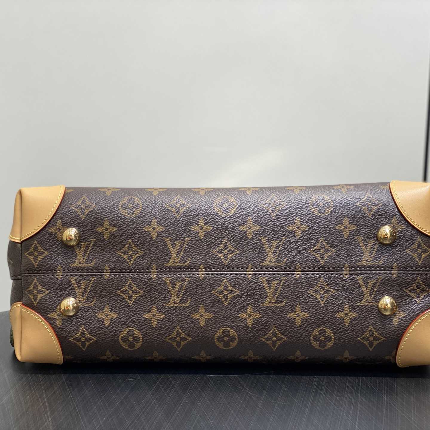 Louis Vuitton Hide Away MM   M14473 - PerfectKickZ