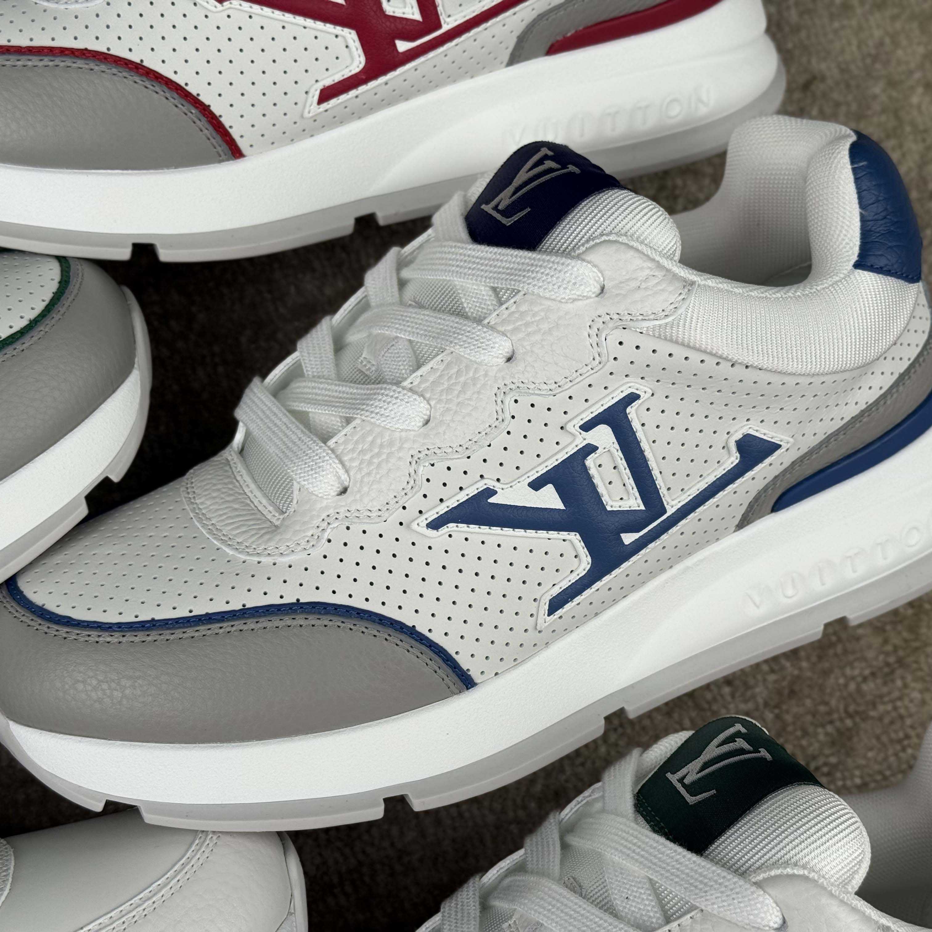 Louis Vuitton LV Classic Sneaker   1AHSV0 - PerfectKickZ